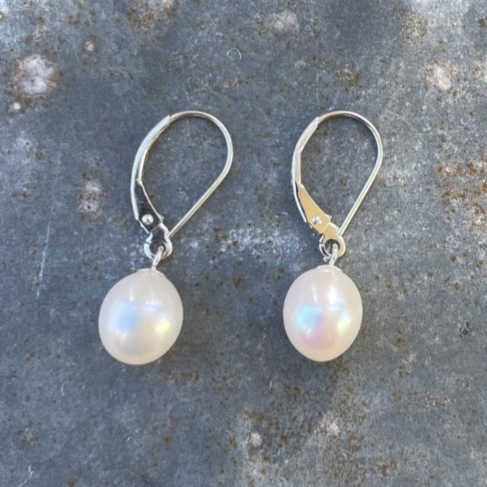 14k White Gold stamped Leverback 7mm Pearl Earrings